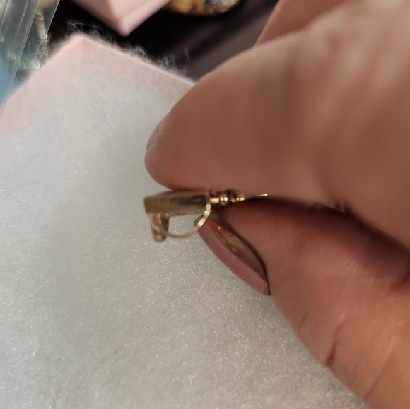 Beautiful 3 Stone Pendant In Silver - Picture 3 of 4